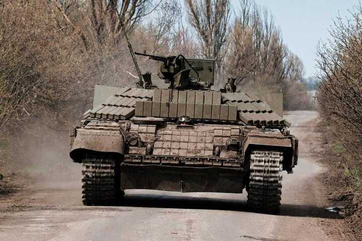 Українська евакуаційна машина на базі Т-64. Квітень 2023. Україна. Фото з відкритих джерел