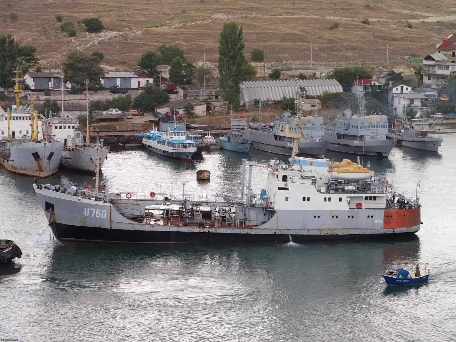 Малий морський танкер U760 "Фастів" у Севастополі