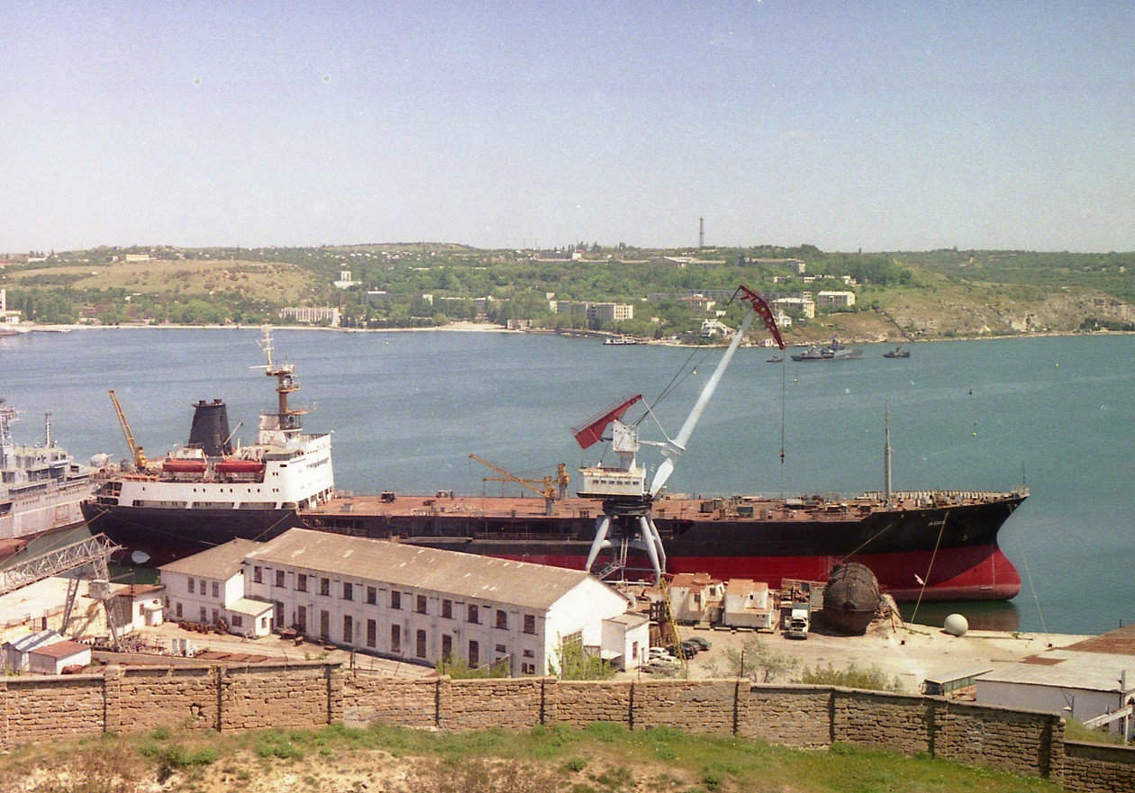 Танкер "Asia" в Севастополі. 2000-й рік