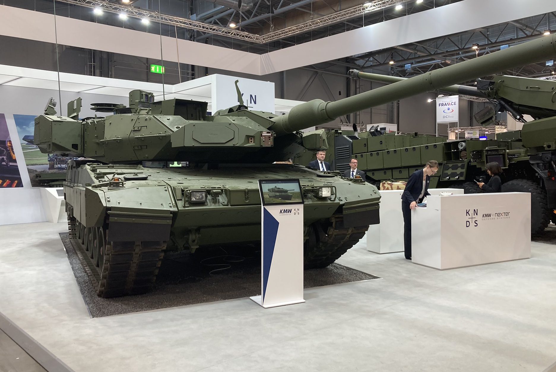 KMW представила прототип танка Leopard 2A8 - Мілітарний