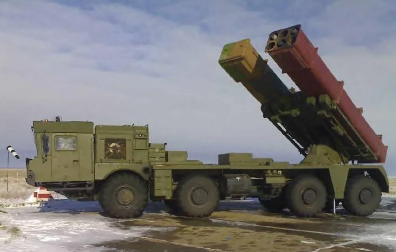 Російська 300-мм реактивна установка «Ураган-М1». Росія. Фото: ЗМІ РФ