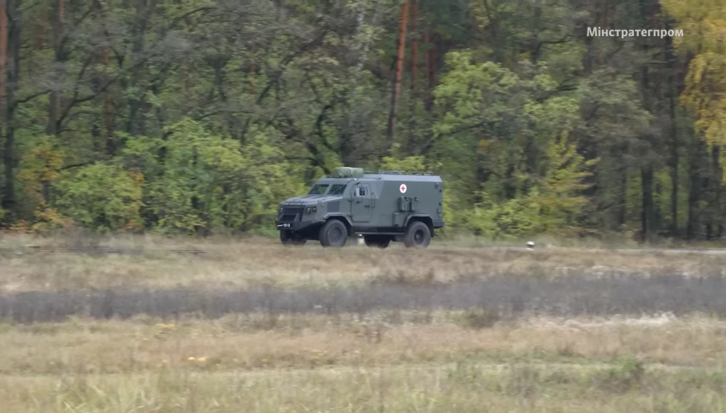 Медична евакуаційна машина  на базі бронеавтомобіля "Козак-7". Фото: Радіо Свобода /Мінстратегпром.