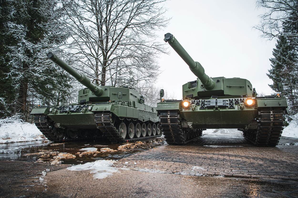 Танки Leopard 2A4 українських військових, які придбали для України Нідерланди та Данія. Січень 2024. Фото: Міноборони Нідерландів