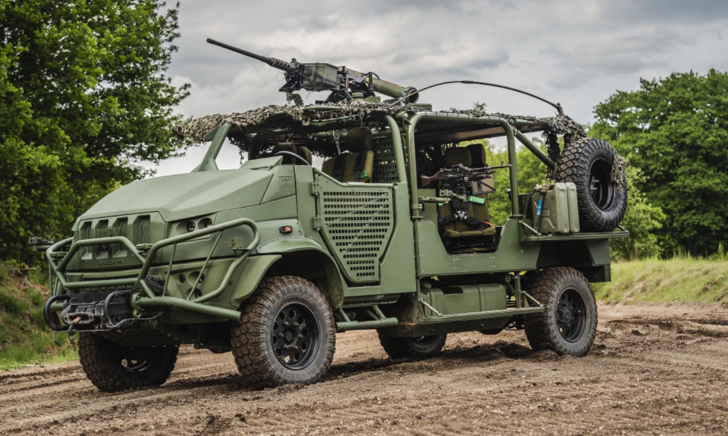 Ілюстративна фотографія з машинами Military Utility Vehicle (MUV). Фото: Iveco