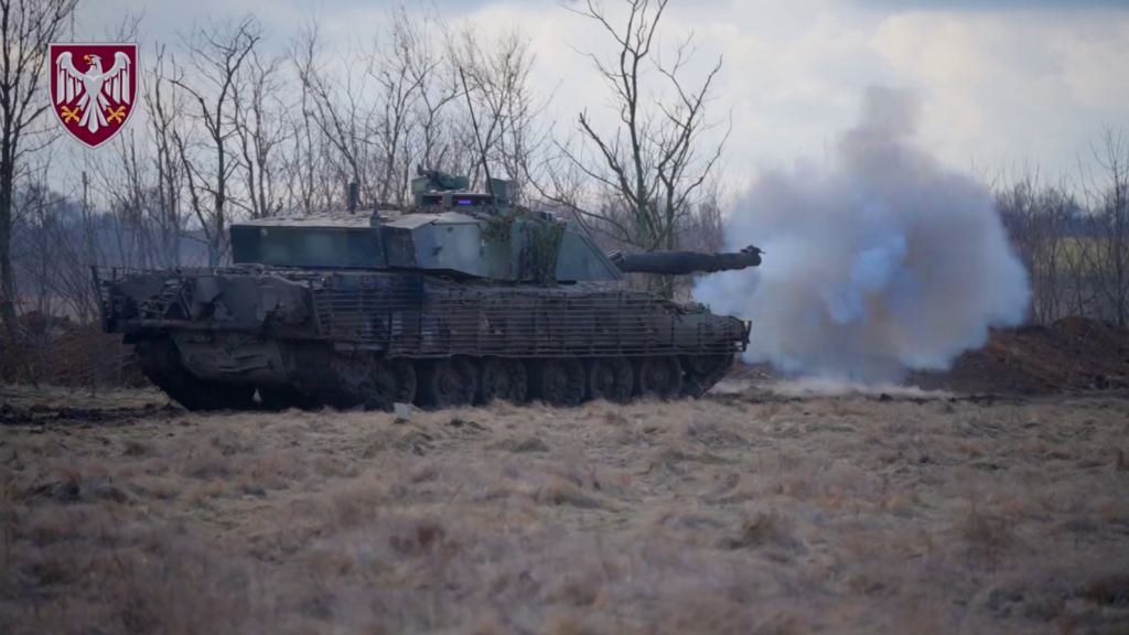 Український танк Challenger 2 на навчаннях 82 бригади ДШВ, лютий 2024 року.