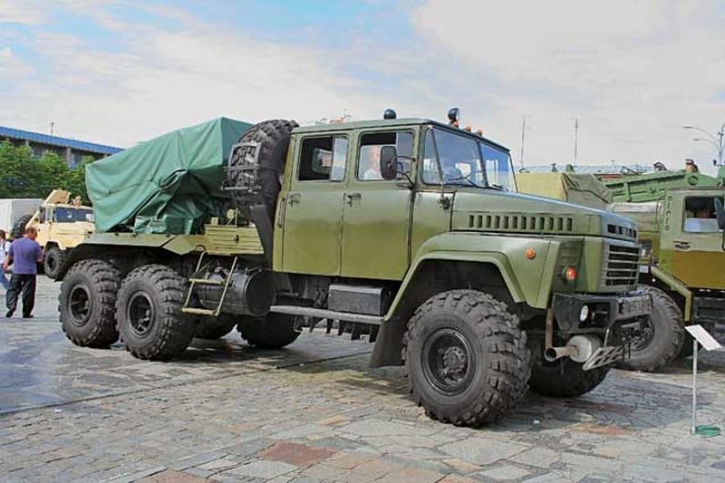 Прототип модернізованої РСЗВ БМ-21К на шасі КрАЗ-260 з довгою кабіною. 2009 р.