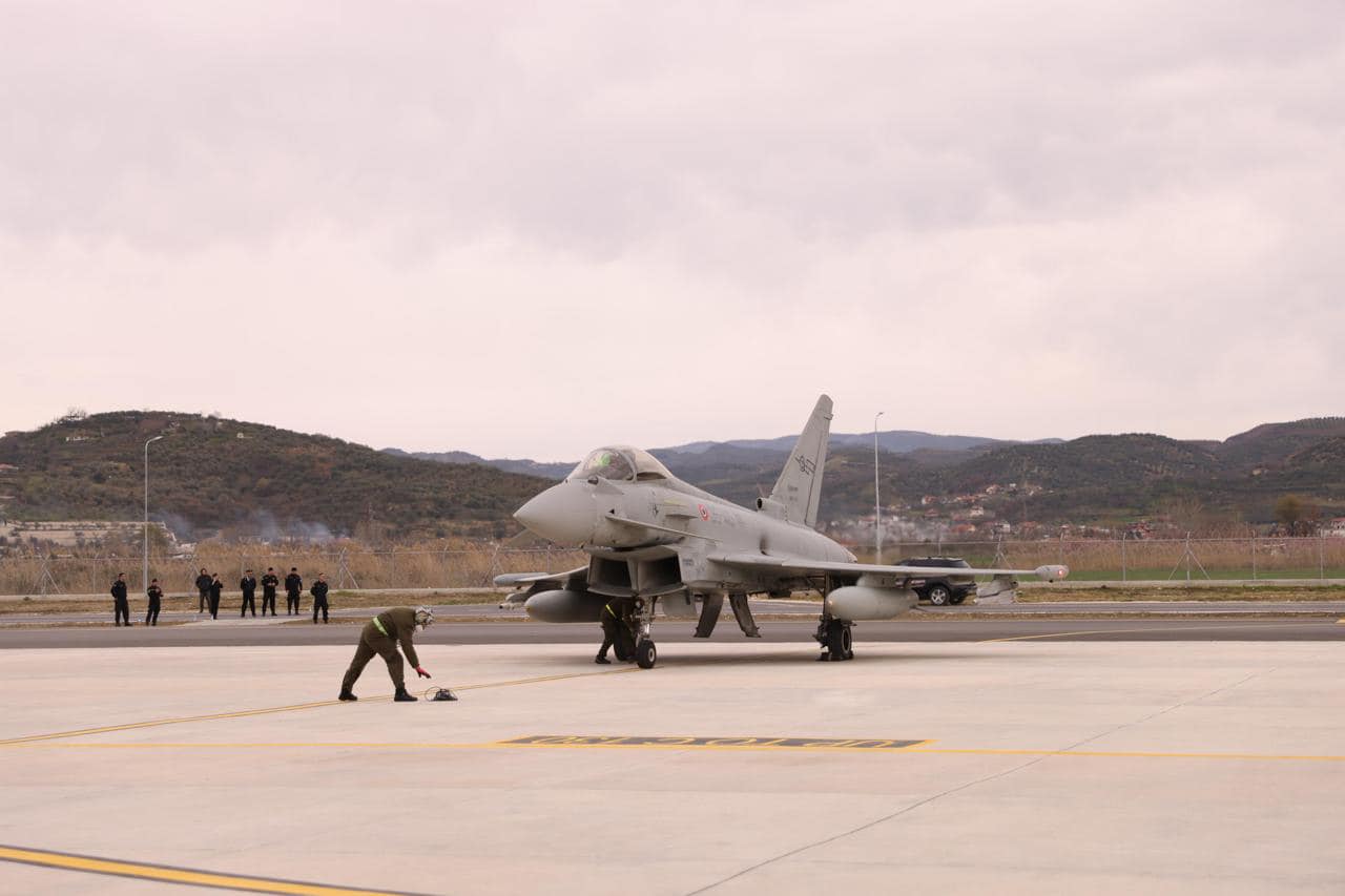 Винищувач Eurofighter Typhoon на авіабазі в Албанії. Березень 2024. Фото: Еді Рама