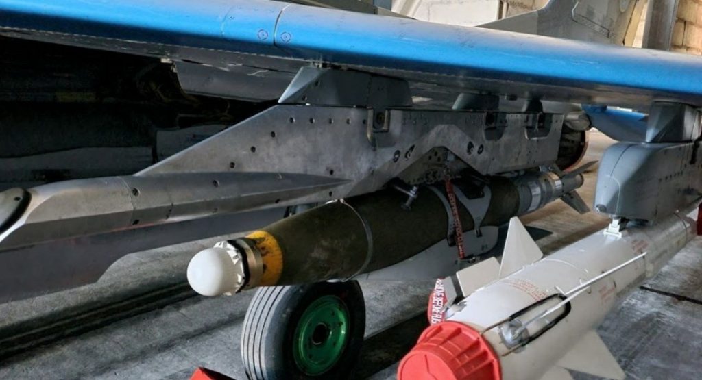 Авіабомба JDAM-ER під крилом українського МиГ-29, грудень 2023 року. Фото: OSINTtechnical