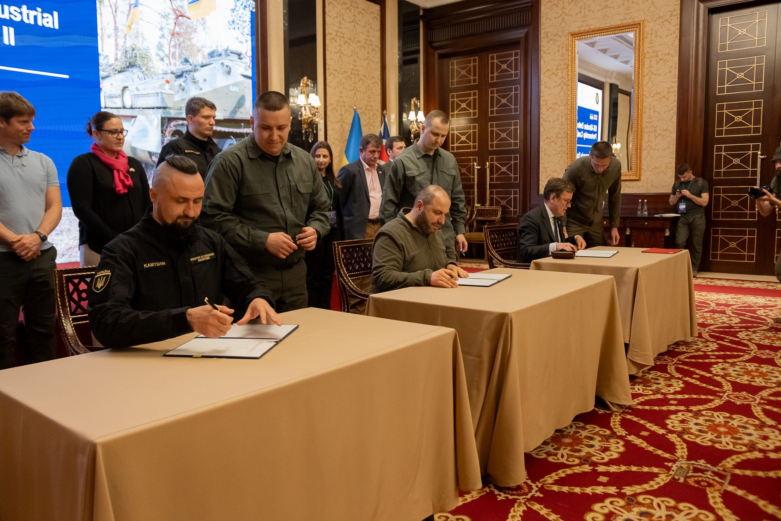 Підписання угоди між оборонно-промисловими комплексами України та Великої Британії