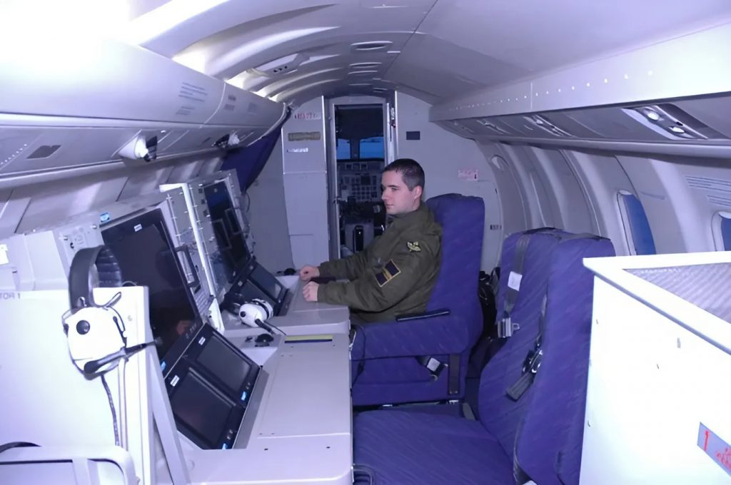 Консоль оператора РЛС літака Saab 340 AEW-300. 