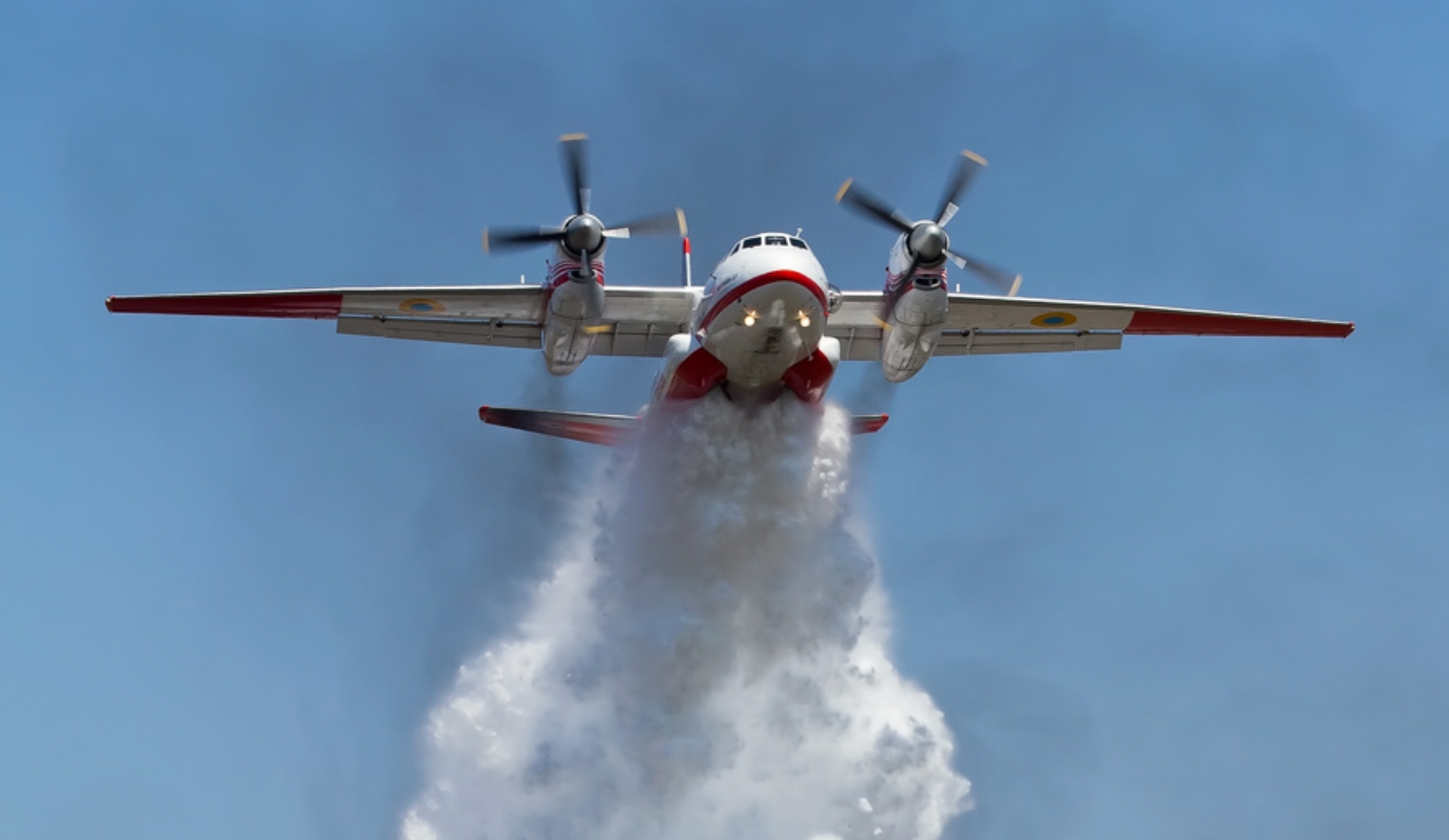 Літак Ан-32П під час навчань у Ніжині. Фото: ДСНС