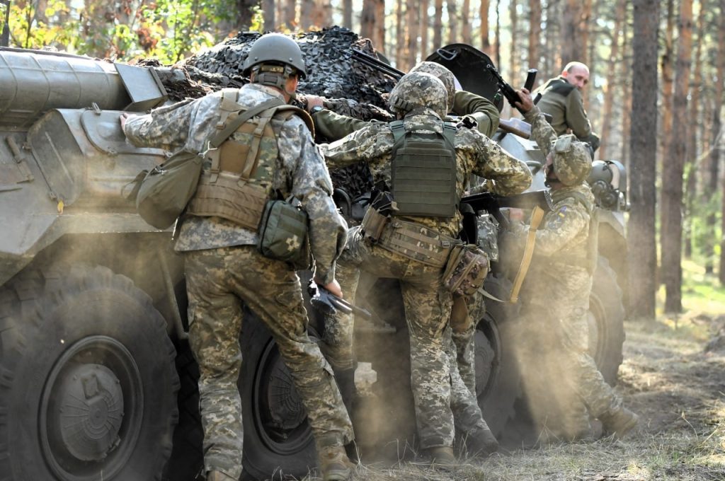 Український бронетранспортер БТР-80. Фото: 63 ОМБр.